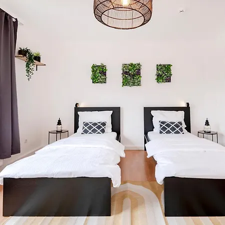 For 4 - Essen, Kitchen, Wifi, Netflix Apartment Essen